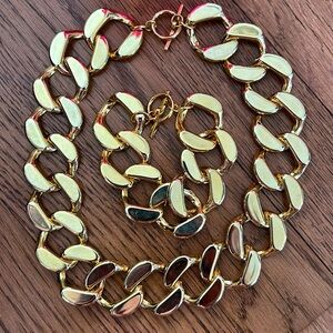 Exaggerated choker necklace and bracelet